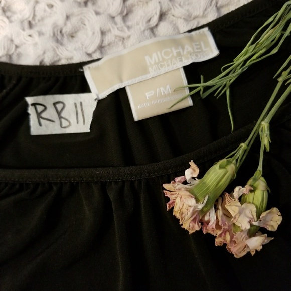 🌻🌺🌻 MICHAEL KORS FLOWY BLACK BLOUSE!! - Picture 4 of 5